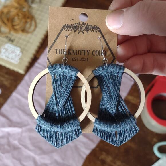 Handmade jewelry macrame earrings - Picture 1 of 2
